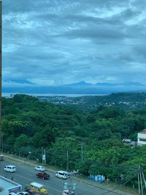 Spacious 2-Bedroom Condo,Wifi,Netflix,Free Parking Cagayan de Oro Exterior photo